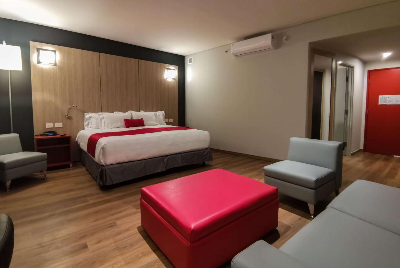 Ramada Encore By Wyndham Guadalajara Aeropuerto Las Pintas Exterior photo