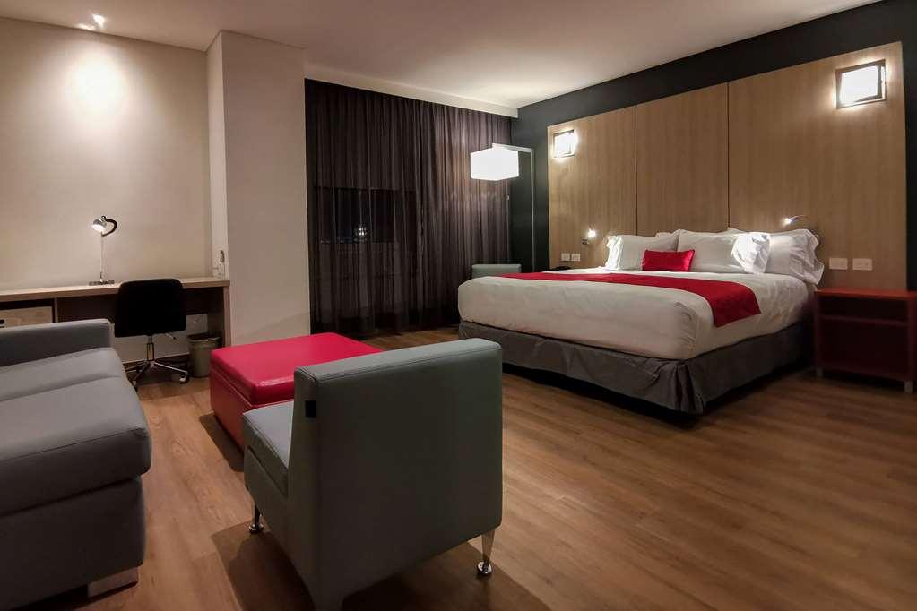 Ramada Encore By Wyndham Guadalajara Aeropuerto Las Pintas Room photo